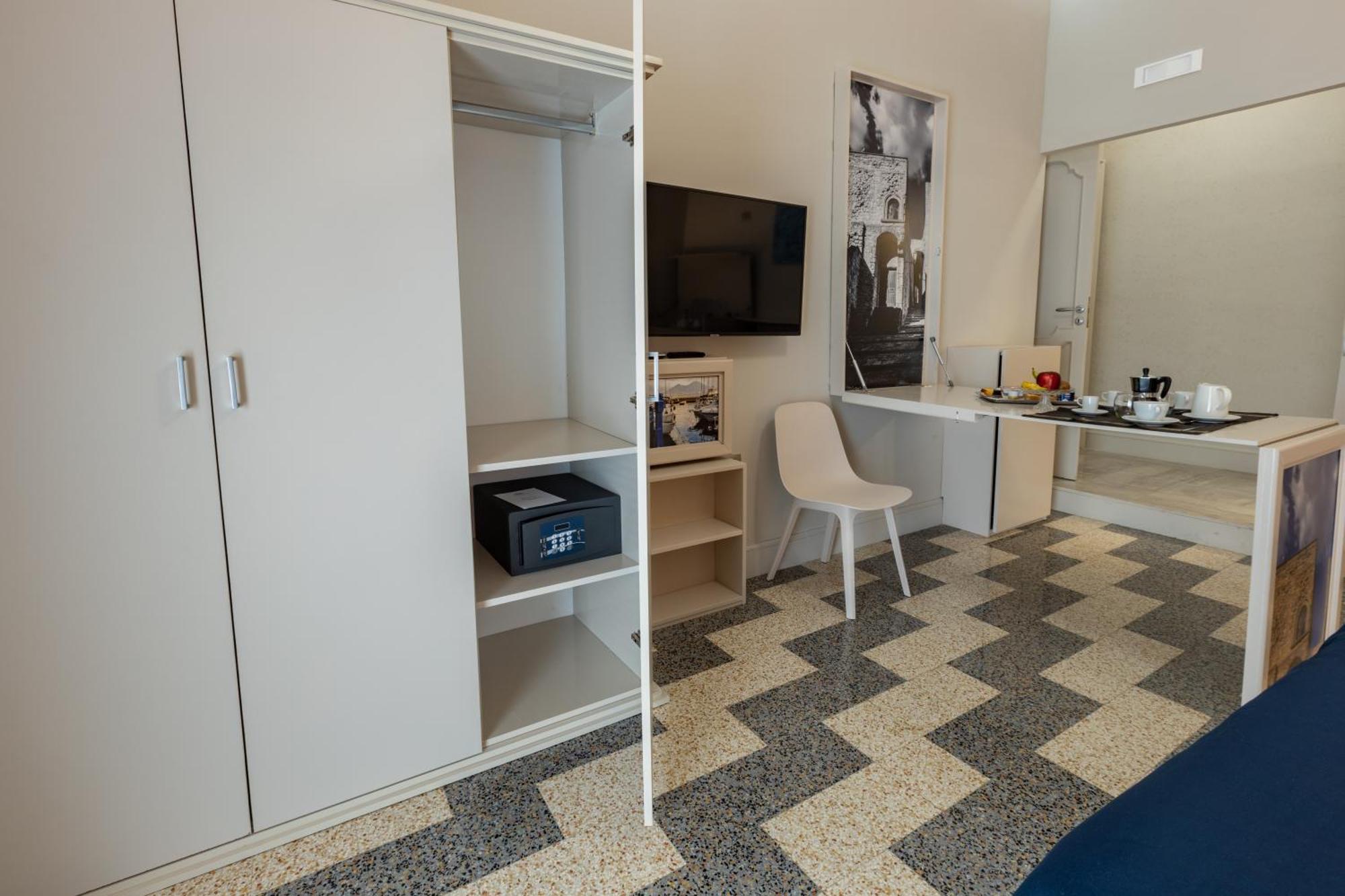 I 4 Elementi Hotel Nápoly Kültér fotó